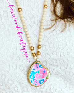 Lilly Floral Oyster Necklace