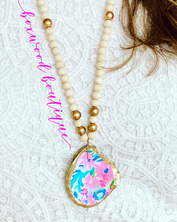 Lilly Floral Oyster Necklace